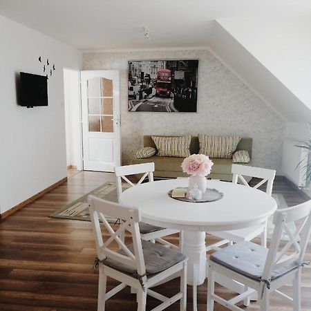 Apartman Pri Parku Sered' Exteriér fotografie