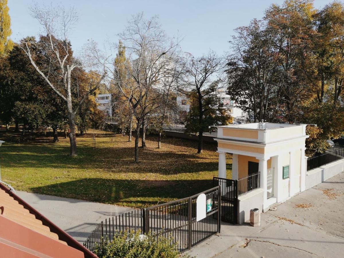 Apartman Pri Parku Sered' Exteriér fotografie