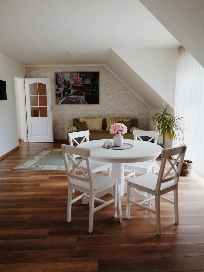 Apartman Pri Parku Sered' Exteriér fotografie